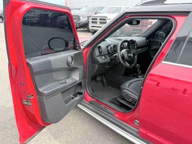 2017 RED /Carbon Black Mini Countryman (WMZYV5C36H3) with an 15L I-3 gasoline direct injection engine, Automatic transmission, located at 1175 N Woodruff Ave, Idaho Falls, ID, 83401, 43.506901, -111.999657 - At Timberline Auto, finding a great deal on your next vehicle is always easy! Our experienced sales staff goal is to help find you the right vehicle at the right price! Our knowledgeable finance department has options for almost any credit score. We offer extended service contract options to prot- Photo#40