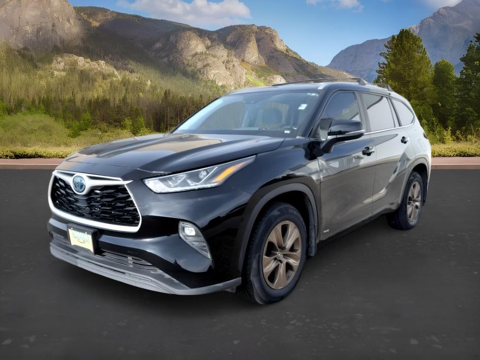 photo of 2023 Toyota Highlander Hybrid XLE Bronze